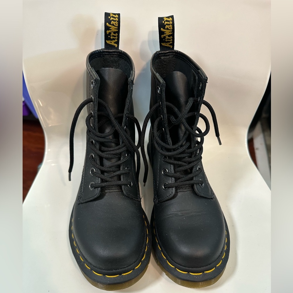 Black Dr. Martens Women’s 6